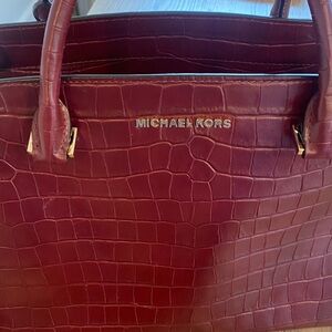 Michael Kors Deep Burgundy Croc-Embossed Handbag incl long removable strap.